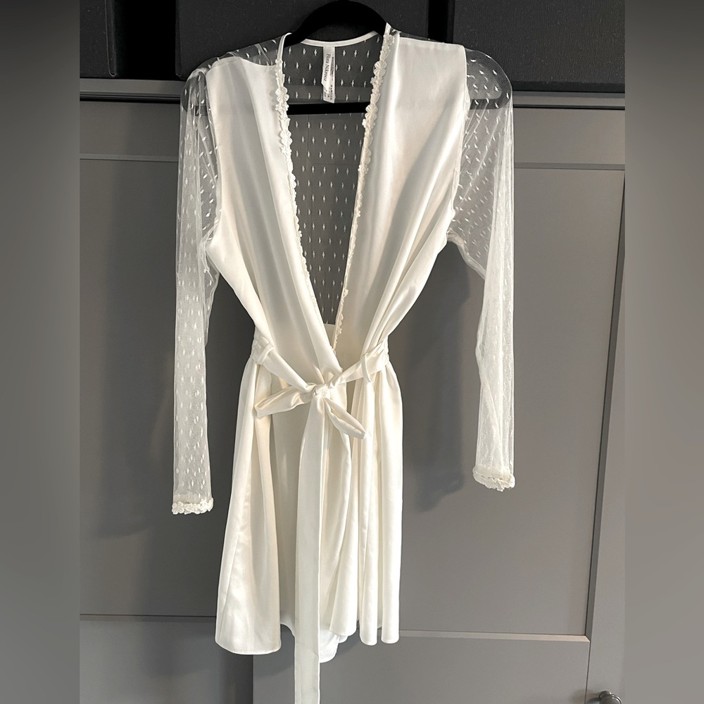 Bridal Robe, Ivory, Medium - Like new